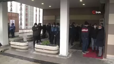 İBB zabıtasının Başakşehir'de işgali devam ediyor İBB zabıtasının Başakşehir'de işgali devam ediyor