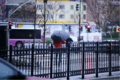 İstanbul trafiğinde sağanak yağmur yoğunluğu İstanbul trafiğinde sağanak yağmur yoğunluğu