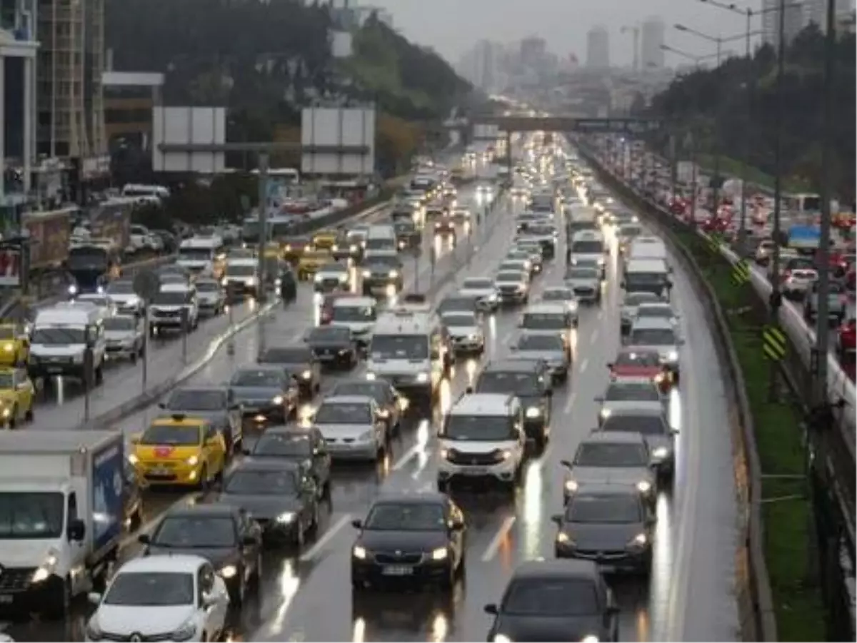 İstanbul trafiğinde yağmur yoğunluğu