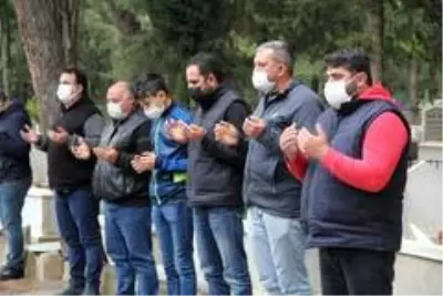 - İzmir'de su taşkını kurbanları son yolculuğuna uğurlandı - İzmir'de su taşkını kurbanları son yolculuğuna uğurlandı