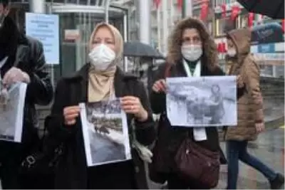 İzmit'te öldürülen köpekler için hayvanseverlerden tepki İzmit'te öldürülen köpekler için hayvanseverlerden tepki