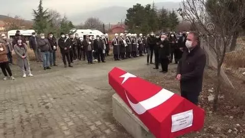 Kalp krizi sonucu vefat eden Binbaşı Tüzün, son yolculuğuna uğurlandı