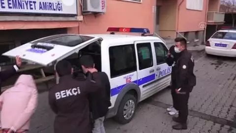 Kuyumcu soygunu girişiminin 4 şüphelisi yakalandı Kuyumcu soygunu girişiminin 4 şüphelisi yakalandı