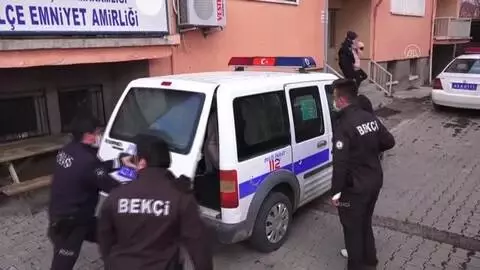 Kuyumcu soygunu girişiminin 4 şüphelisi yakalandı Kuyumcu soygunu girişiminin 4 şüphelisi yakalandı