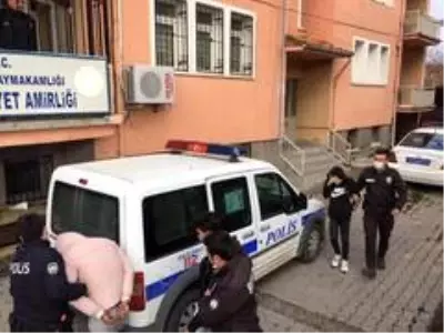 Dükkanın kepengini otomobile bağlayıp soygun yapmaya çalıştılar Dükkanın kepengini otomobile bağlayıp soygun yapmaya çalıştılar