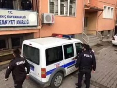 Dükkanın kepengini otomobile bağlayıp soygun yapmaya çalıştılar Dükkanın kepengini otomobile bağlayıp soygun yapmaya çalıştılar