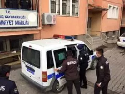 Dükkanın kepengini otomobile bağlayıp soygun yapmaya çalıştılar Dükkanın kepengini otomobile bağlayıp soygun yapmaya çalıştılar
