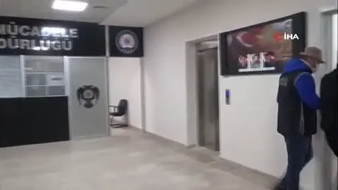 Metropolleri kana bulayacaklardı, ellerindeki mühimmatla yakalandılar Metropolleri kana bulayacaklardı, ellerindeki mühimmatla yakalandılar