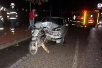 Son dakika haber: - Motosiklet otomobilin motor kısmına gömüldü: 1 ölü, 1 yaralı