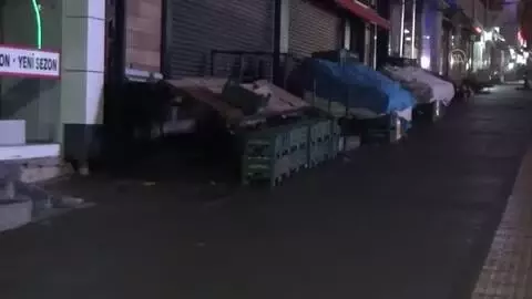 Son dakika haber | Muş'da cadde ve sokaklarda sessizlik hakim oldu Son dakika haber | Muş'da cadde ve sokaklarda sessizlik hakim oldu