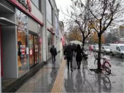 Sakarya güne yağmurla başladı Sakarya güne yağmurla başladı