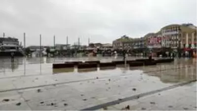 Sakarya güne yağmurla başladı Sakarya güne yağmurla başladı