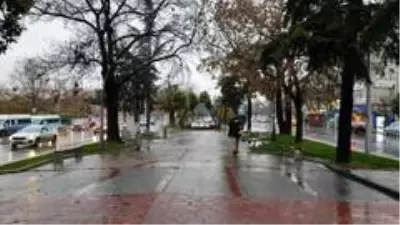 Sakarya güne yağmurla başladı Sakarya güne yağmurla başladı