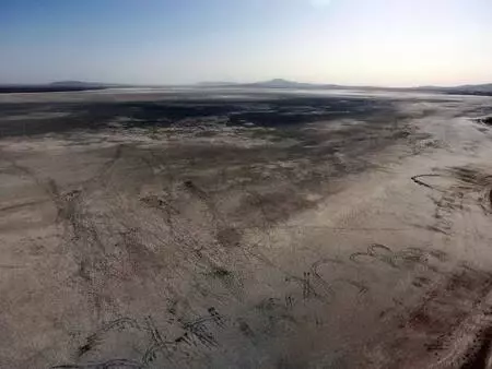 Son dakika haber... Seyfe Gölü kurudu, göç yolundaki kuşlar mola vermedi Son dakika haber... Seyfe Gölü kurudu, göç yolundaki kuşlar mola vermedi