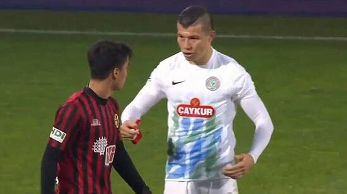 Sosyal medyada gündem olan forma değiştirme olayı sonrası Eskişehirspor, açıklama yaptı