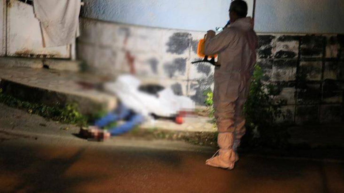 Tartıştığı kişiyi boğazından bıçakladıktan sonra polise teslim oldu
