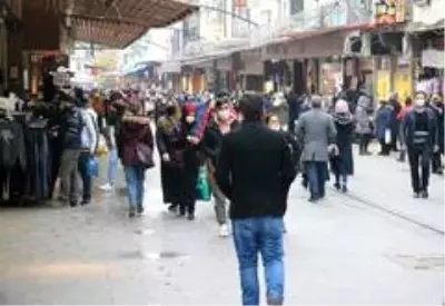 Vakaların düştüğü Gaziantep'te çarşıdaki görüntü korkuttu Vakaların düştüğü Gaziantep'te çarşıdaki görüntü korkuttu
