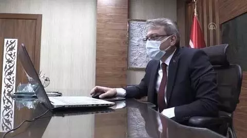 Vali Ekinci, AA'nın 'Yılın Fotoğrafları' oylamasına katıldı Vali Ekinci, AA'nın 'Yılın Fotoğrafları' oylamasına katıldı