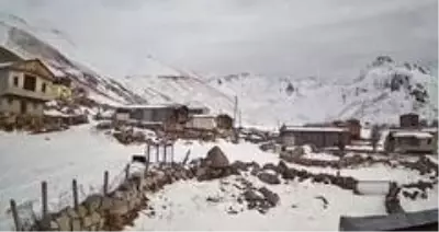 Son dakika... Gölyayla köyünde çıkan yangın söndürüldü Son dakika... Gölyayla köyünde çıkan yangın söndürüldü