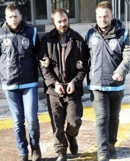 3 cinayete karışan sanığa, iki müebbet ve 25 yıl hapis cezası verildi 3 cinayete karışan sanığa, iki müebbet ve 25 yıl hapis cezası verildi