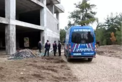 Son dakika haber: 3 işçinin öldüğü fosseptik faciasında inşaat sahibi ve şantiye şefi tutuklandı Son dakika haber: 3 işçinin öldüğü fosseptik faciasında inşaat sahibi ve şantiye şefi tutuklandı