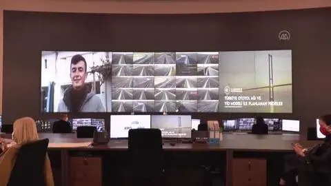 Bakan Karaismailoğlu, Ankara-Niğde Otoyolu Ana Kontrol Merkezi'nde incelemelerde bulundu
