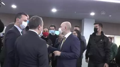Bakan Karaismailoğlu, Ankara-Niğde Otoyolu Ana Kontrol Merkezi'nde incelemelerde bulundu
