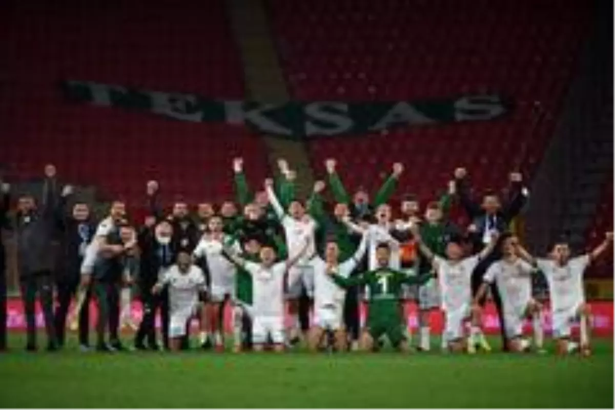 Bursaspor Teknik Direktörü Mustafa Er: 'Birbirinize sarılın ve sahip çıkın'