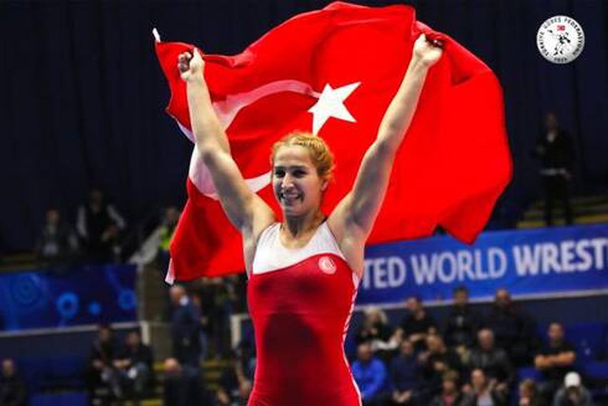 Buse Tosun kimdir, kaç yaşında? Dünya Şampiyonu Milli Kadın Güreşçi Buse Tosun!