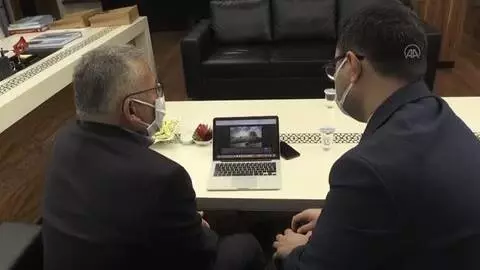 Büyükşehir Belediye Başkanı Büyükkılıç, AA'nın 'Yılın Fotoğrafları' oylamasına katıldı Büyükşehir Belediye Başkanı Büyükkılıç, AA'nın 'Yılın Fotoğrafları' oylamasına katıldı