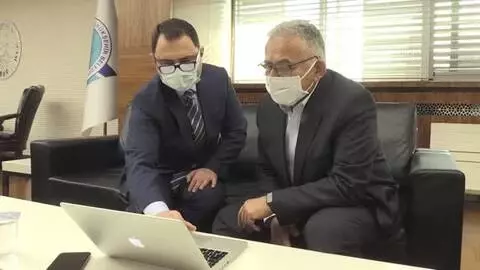 Büyükşehir Belediye Başkanı Büyükkılıç, AA'nın 'Yılın Fotoğrafları' oylamasına katıldı Büyükşehir Belediye Başkanı Büyükkılıç, AA'nın 'Yılın Fotoğrafları' oylamasına katıldı