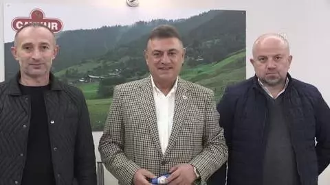 Çaykur Rizespor Kulübü Başkanı Kartal: 'Trabzon ve Rize'nin çekişmesini iki kardeş gibi görüyorum' Çaykur Rizespor Kulübü Başkanı Kartal: 'Trabzon ve Rize'nin çekişmesini iki kardeş gibi görüyorum'