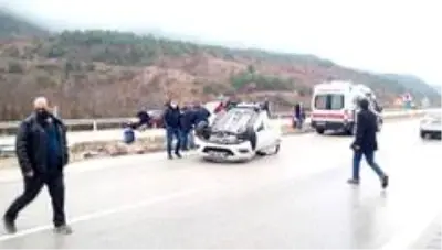 Cenaze yolunda kaza: 2 yaralı Cenaze yolunda kaza: 2 yaralı