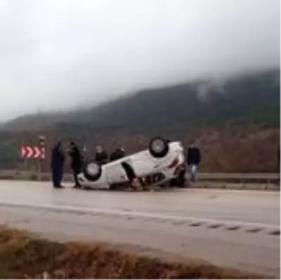 Cenaze yolunda kaza: 2 yaralı Cenaze yolunda kaza: 2 yaralı