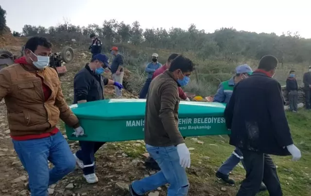 Koronavirüsü atlatan yaşlı adam, devrilen traktörün altında kalarak can verdi Koronavirüsü atlatan yaşlı adam, devrilen traktörün altında kalarak can verdi