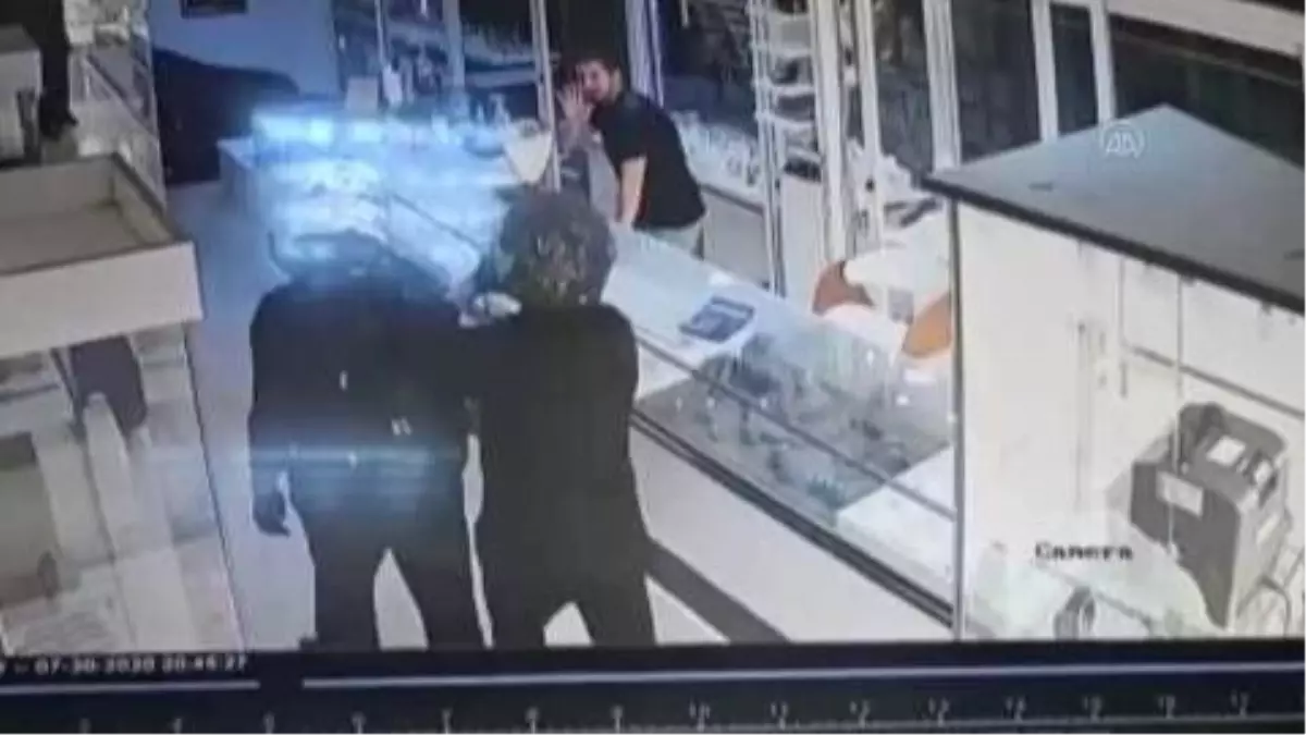 Son dakika haber! 'Dur' ihtarına uymayıp polise ateş açan şüpheliler yakalandı