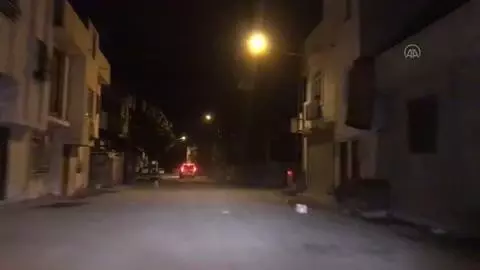 Eve ateş edip bir kişiyi yaralayan şüpheliler kovalamacayla yakalandı Eve ateş edip bir kişiyi yaralayan şüpheliler kovalamacayla yakalandı