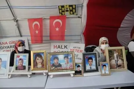 Evlat nöbetindeki baba: HDP'nin iç yüzünü artık herkes görsün Evlat nöbetindeki baba: HDP'nin iç yüzünü artık herkes görsün