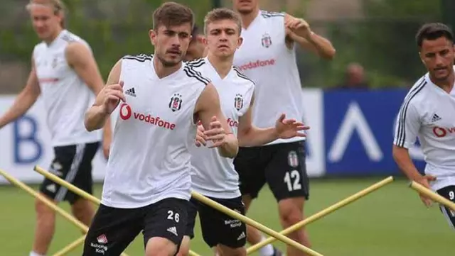 F.Bahçe'nin gündemindeki Dorukhan Toköz, Beşiktaş'ın 10 milyon TL'lik teklifini reddetti F.Bahçe'nin gündemindeki Dorukhan Toköz, Beşiktaş'ın 10 milyon TL'lik teklifini reddetti