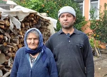 Haluk Levent, cinsel saldırıya uğrayan buzağı ve annesini satın aldı Haluk Levent, cinsel saldırıya uğrayan buzağı ve annesini satın aldı