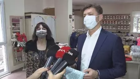 - Pandemide evlerde örülen giysiler, muhtaç ailelere dağıtılıyor - Pandemide evlerde örülen giysiler, muhtaç ailelere dağıtılıyor