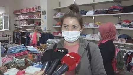 - Pandemide evlerde örülen giysiler, muhtaç ailelere dağıtılıyor - Pandemide evlerde örülen giysiler, muhtaç ailelere dağıtılıyor
