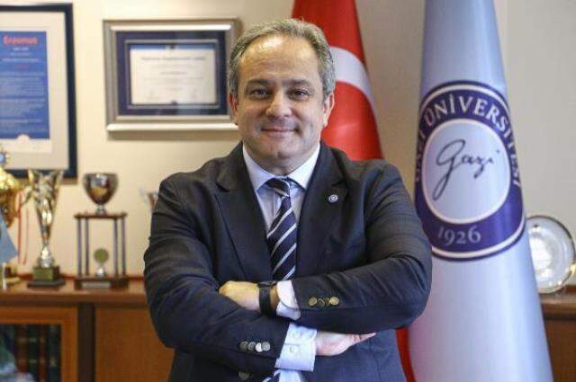 İki daireyi halıyla birleştirip, halay çekerek virüs bulaştırmışlar