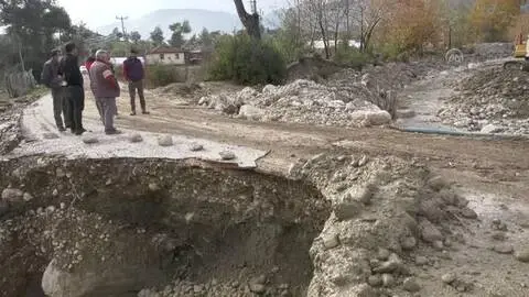 Kaş'ta hasar tespit çalışmaları sürdürülüyor Kaş'ta hasar tespit çalışmaları sürdürülüyor