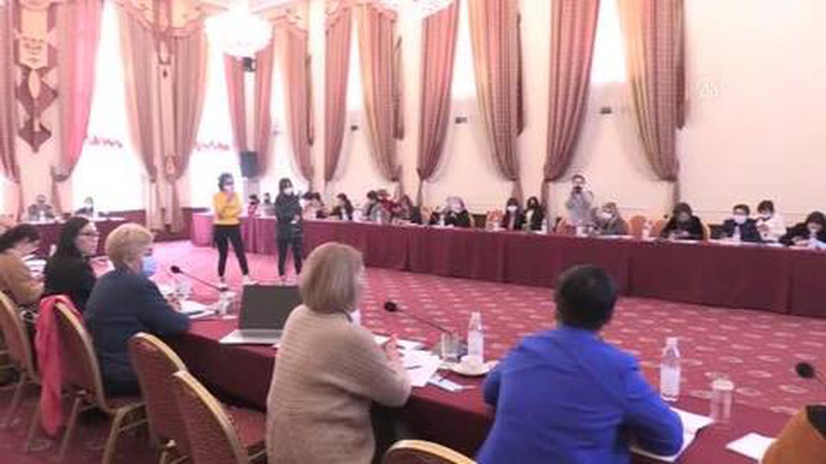 Kırgızistan'da kadınların bir araya geldiği forumda yeni anayasa taslağıyla ilgili endişeler dile getirildi