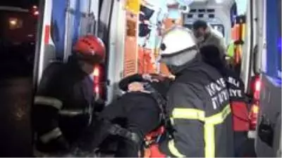 - Kocaeli'de iki otomobil çarpıştı: 1'i ağır 3 yaralı - Kocaeli'de iki otomobil çarpıştı: 1'i ağır 3 yaralı