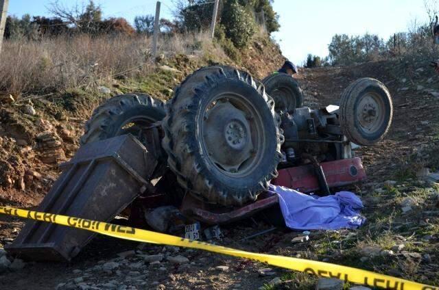 Koronavirüsü atlatan yaşlı adam, devrilen traktörün altında kalarak can verdi Koronavirüsü atlatan yaşlı adam, devrilen traktörün altında kalarak can verdi