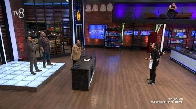 MasterChef'te ortalık karıştı! Mehmet Şef ile Barbaros birbirine girdi MasterChef'te ortalık karıştı! Mehmet Şef ile Barbaros birbirine girdi