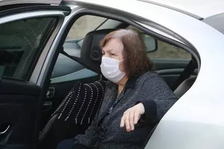 Motosikletli kapkaççılar, yürüyüşe çıkan kadının çantasını çaldı Motosikletli kapkaççılar, yürüyüşe çıkan kadının çantasını çaldı