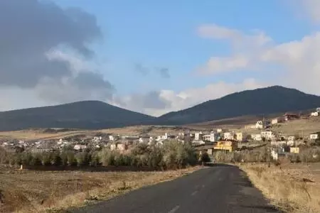 Nevşehir'de aynı aileden koronavirüs nedeniyle ölenlerin sayısı 4'e yükseldi Nevşehir'de aynı aileden koronavirüs nedeniyle ölenlerin sayısı 4'e yükseldi